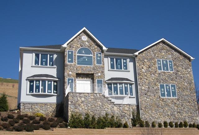 MLS #/Web ID: 2680729