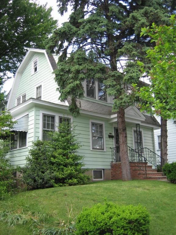 MLS #/Web ID: 2691229