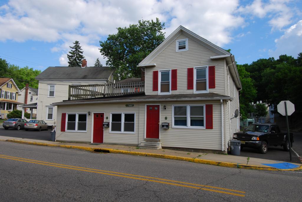 90 WASHINGTON AVE