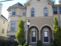 722 GREEN LN