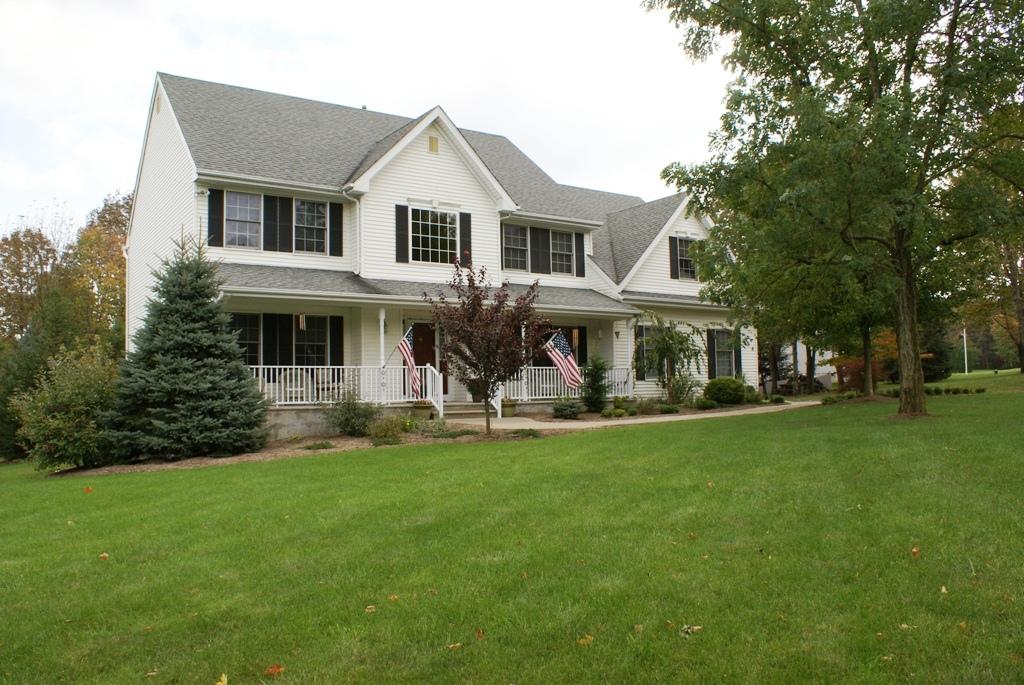MLS #/Web ID: 2720329