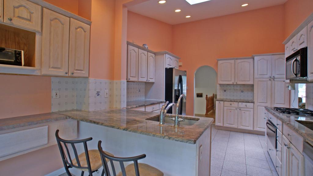 MLS #/Web ID: 2721529
