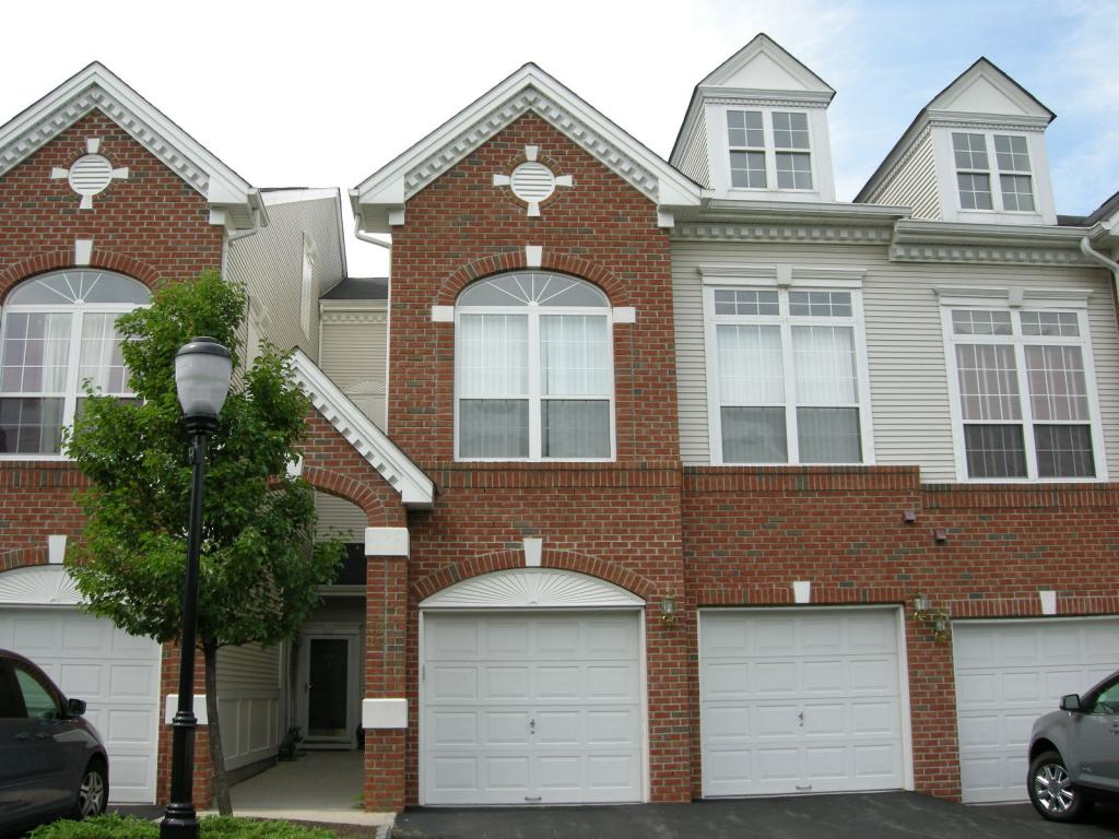 1114 CYPRESS DR