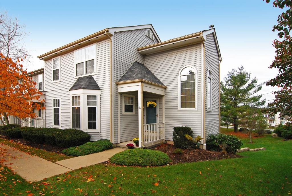 MLS #/Web ID: 2723229