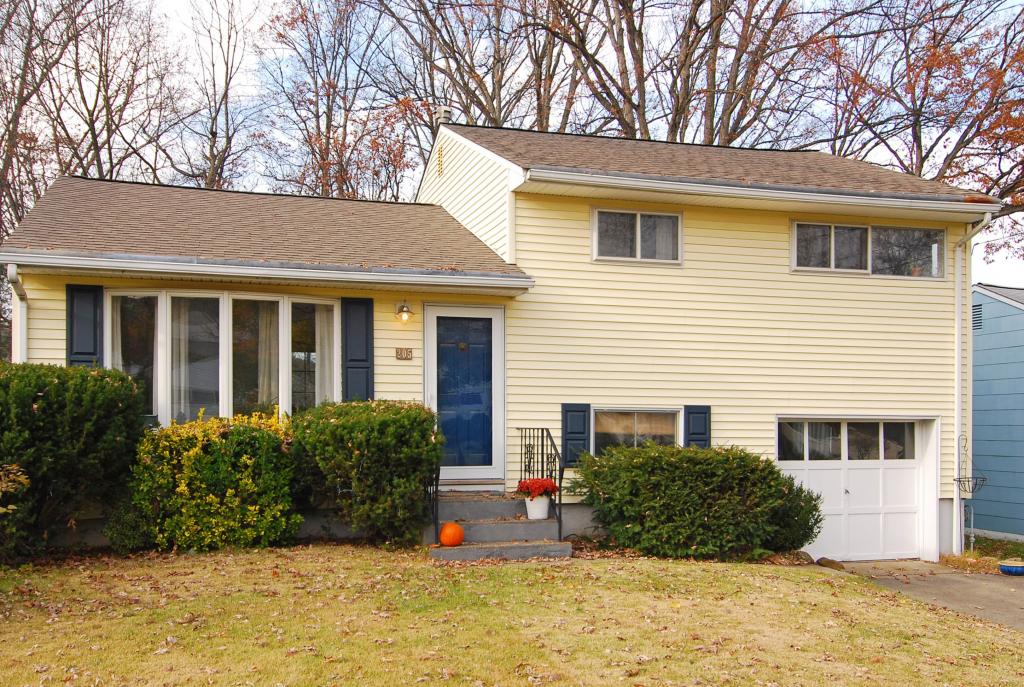 205 ROCKAWAY AVE