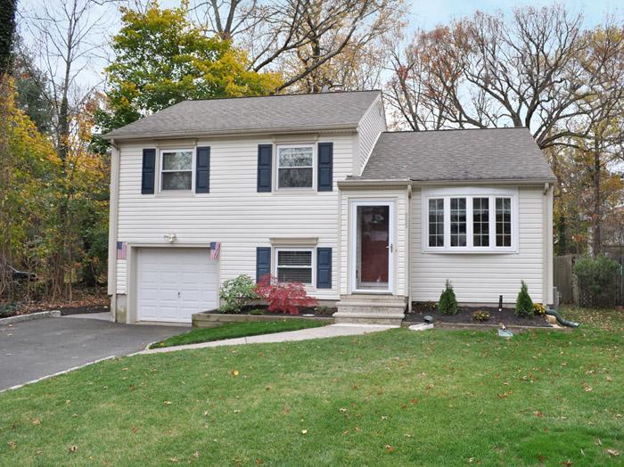 MLS #/Web ID: 2727229