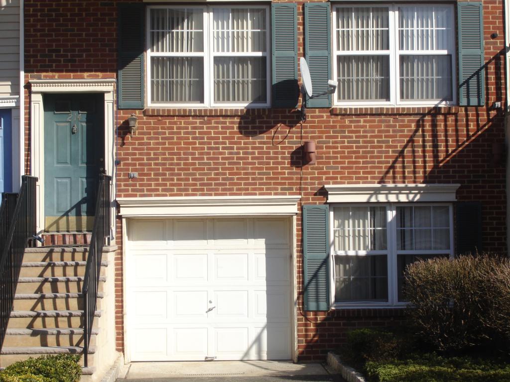 MLS #/Web ID: 2728729