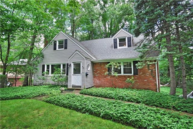46 FELLS RD