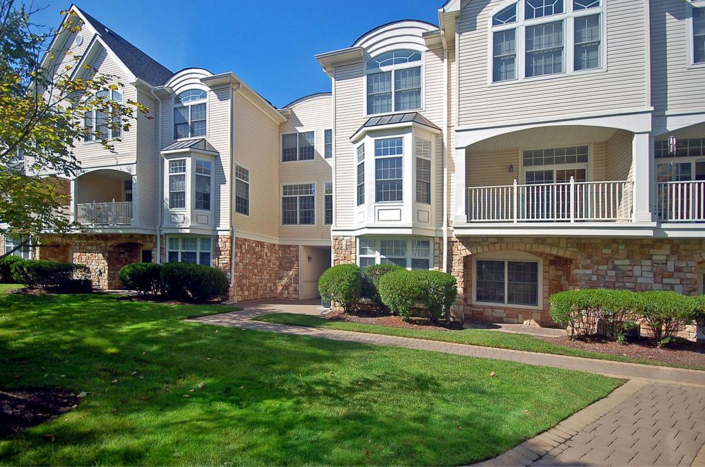 121 TURLINGTON CT
