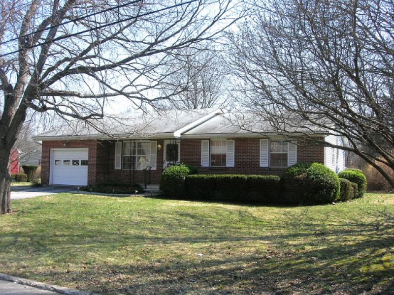 305 ASHLEY AVE