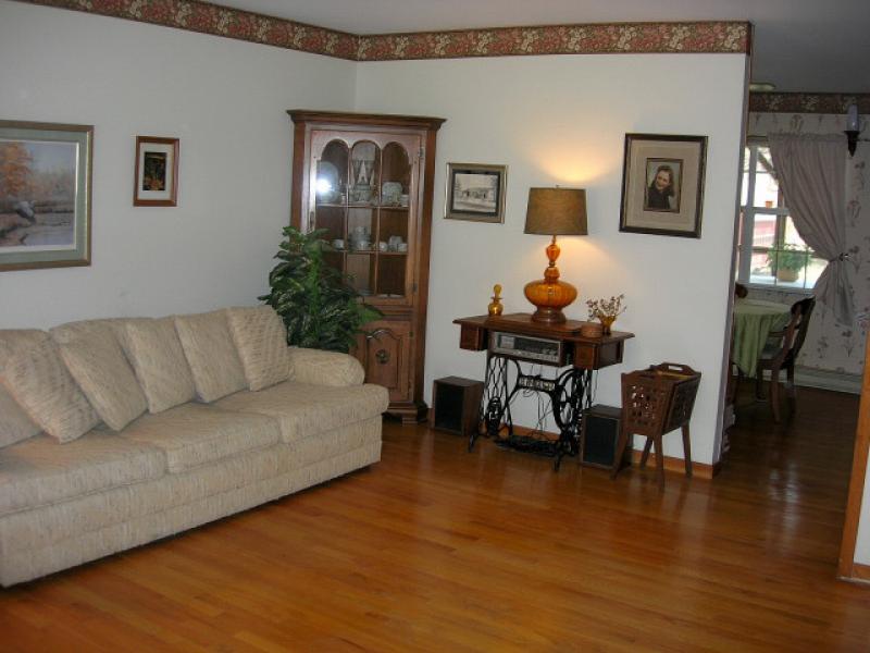 305 ASHLEY AVE