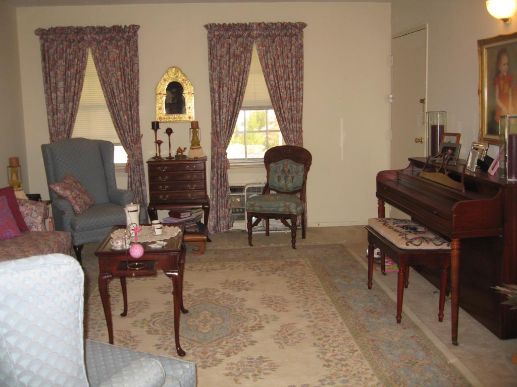 132 CLAREMONT RD UNIT 4D