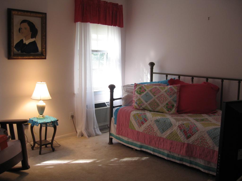 132 CLAREMONT RD UNIT 4D