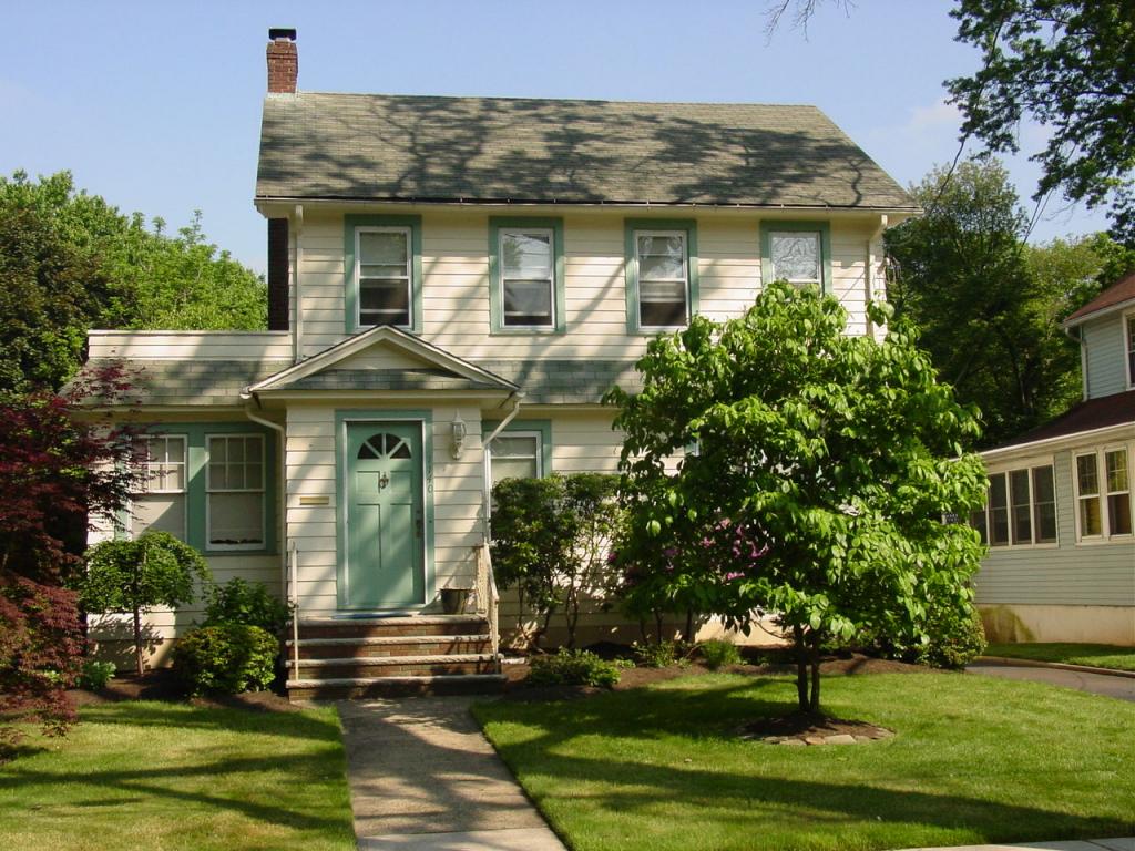 MLS #/Web ID: 2724030