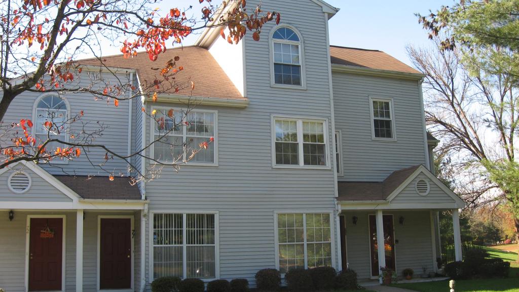 MLS #/Web ID: 2724230