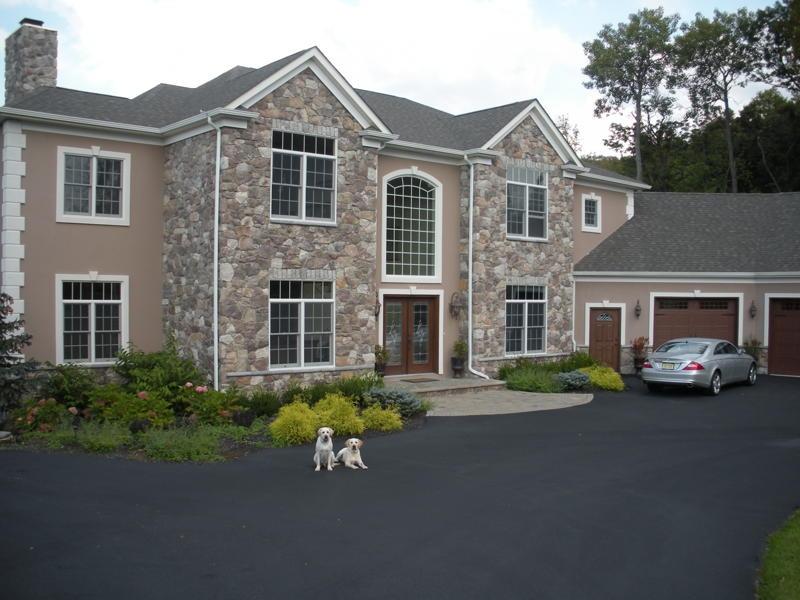 8 STAFFORDSHIRE CT