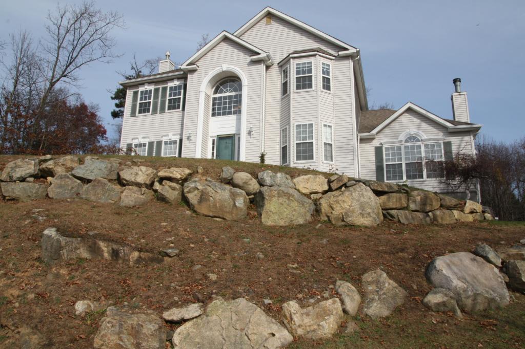 MLS #/Web ID: 2725530