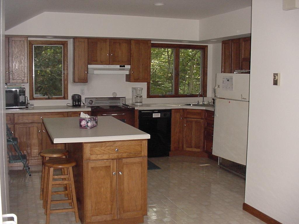 18 ISABELLE AVE