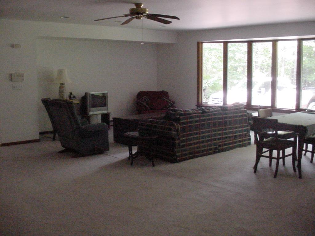 18 ISABELLE AVE