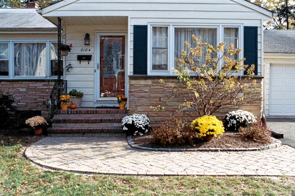 2104 NEWARK AVE
