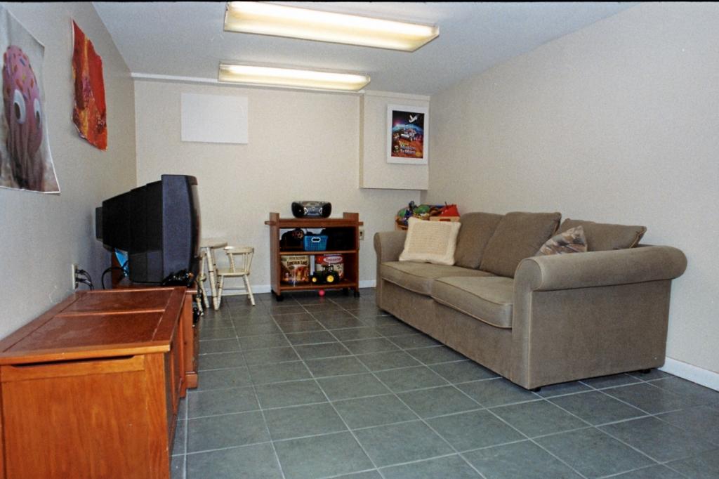 2104 NEWARK AVE