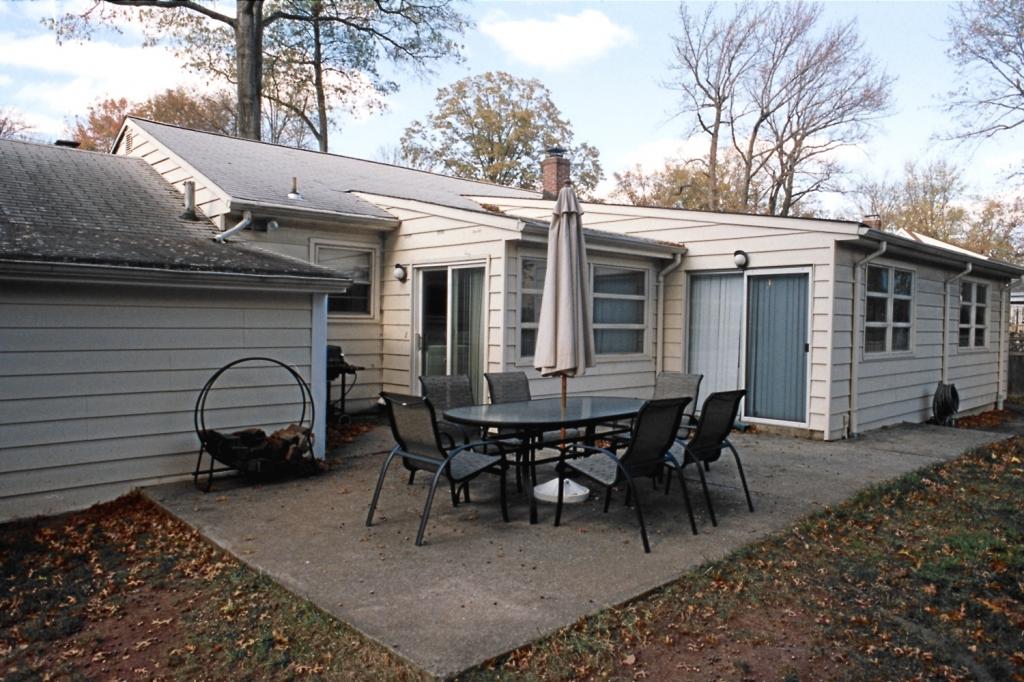 2104 NEWARK AVE