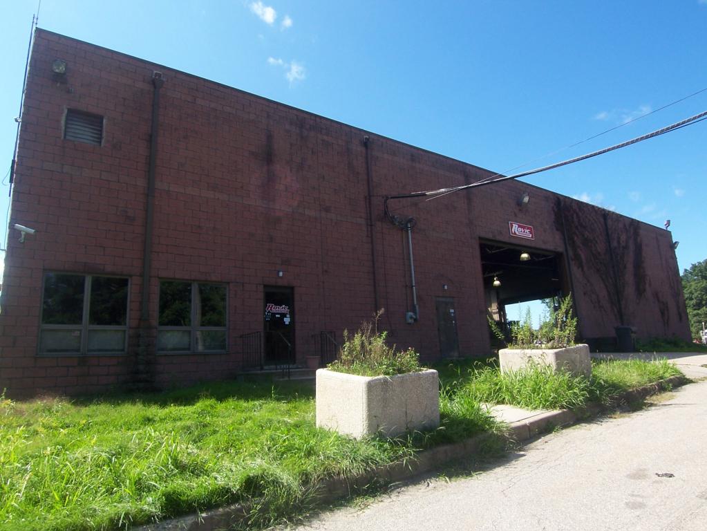 60 RIVERDALE RD