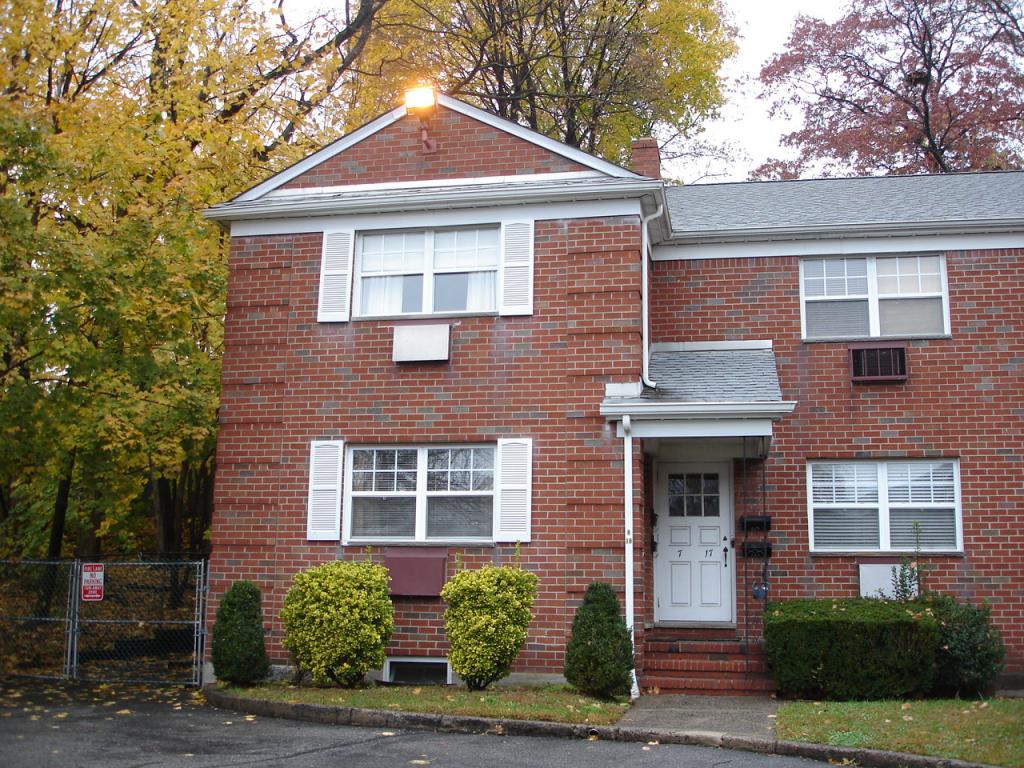 1250 TEANECK RD
