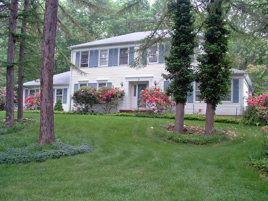 7 KEVIN DR