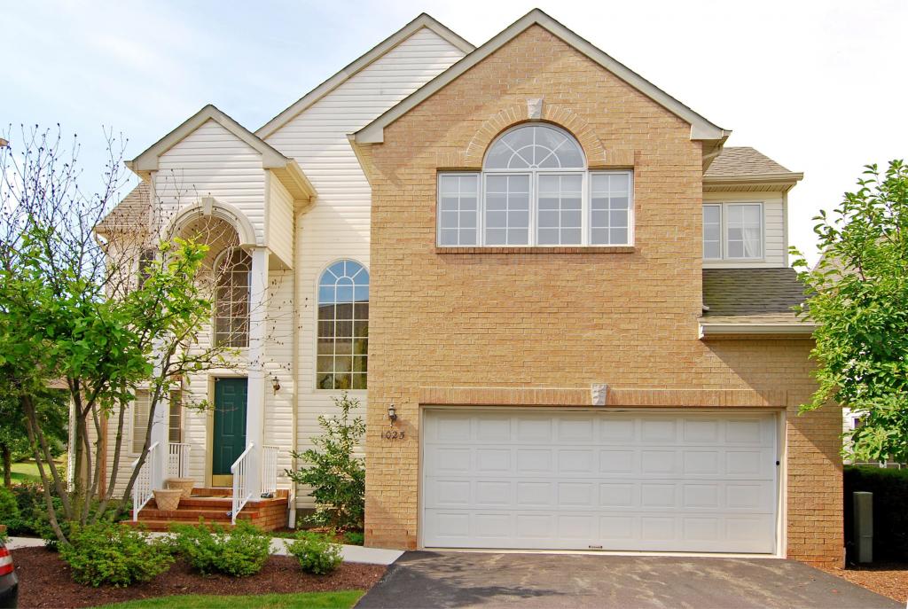 1025 SMITH MANOR BLVD
