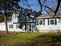 49 QUEEN ANNE DR