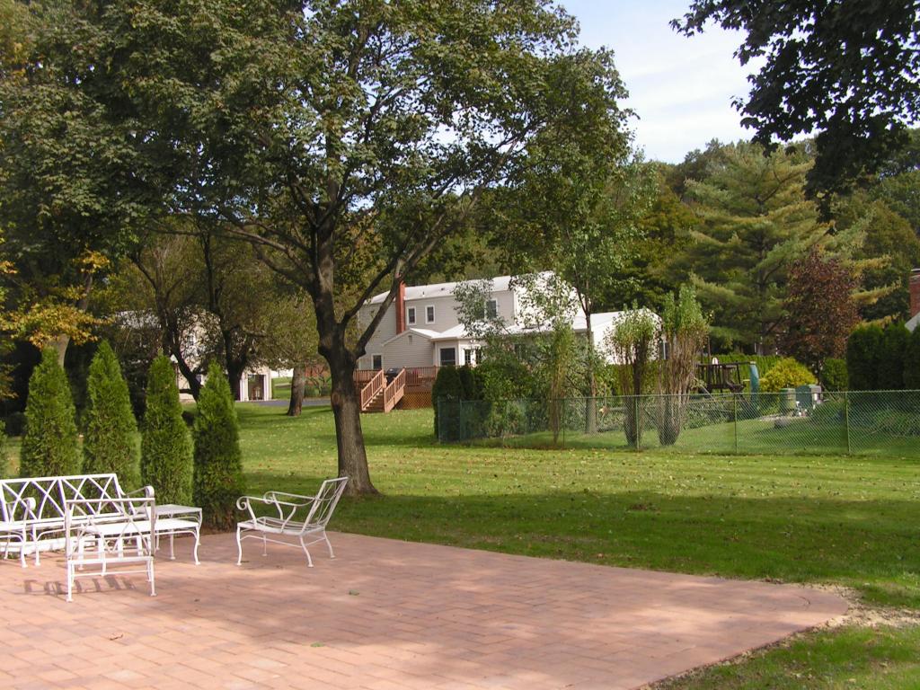 80 PALMER DR