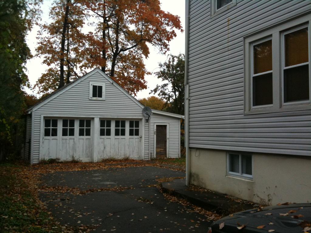 233 MAGNOLIA AVE
