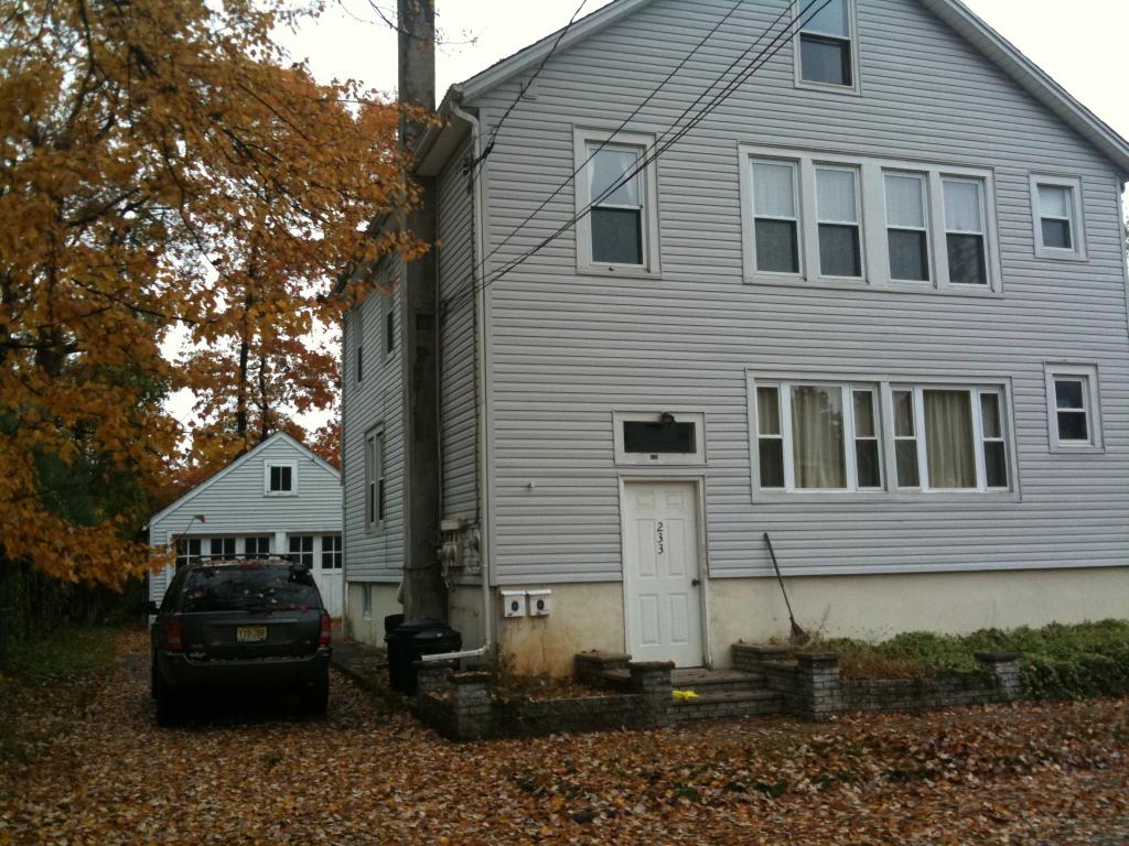 233 MAGNOLIA AVE