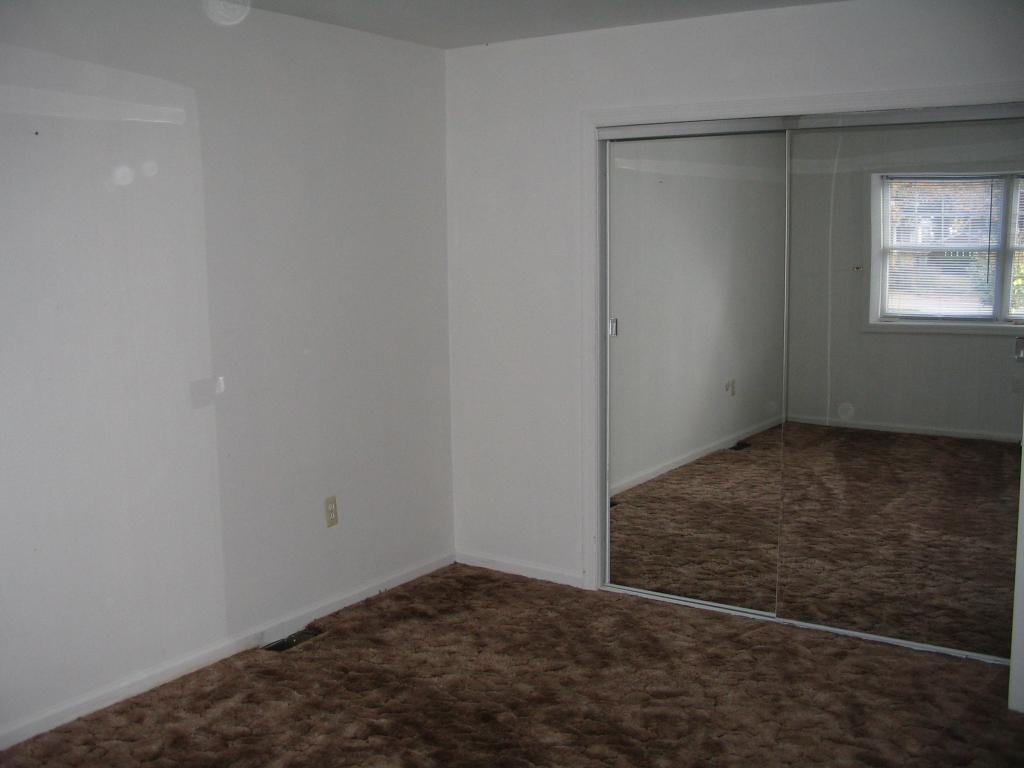 658 RIDGEWOOD RD