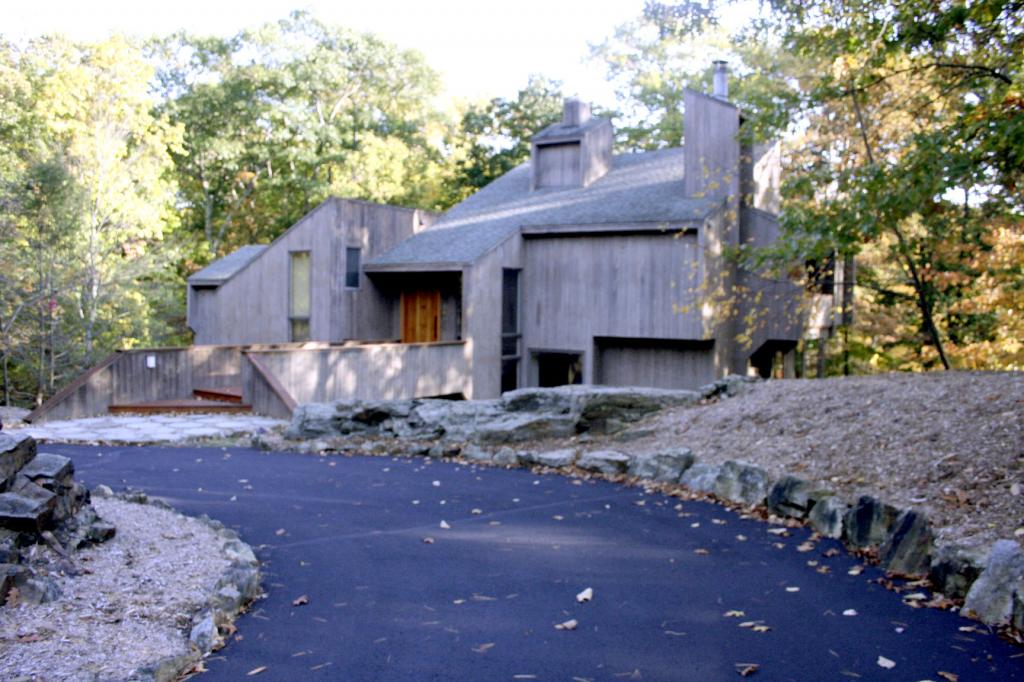 MLS #/Web ID: 2724731