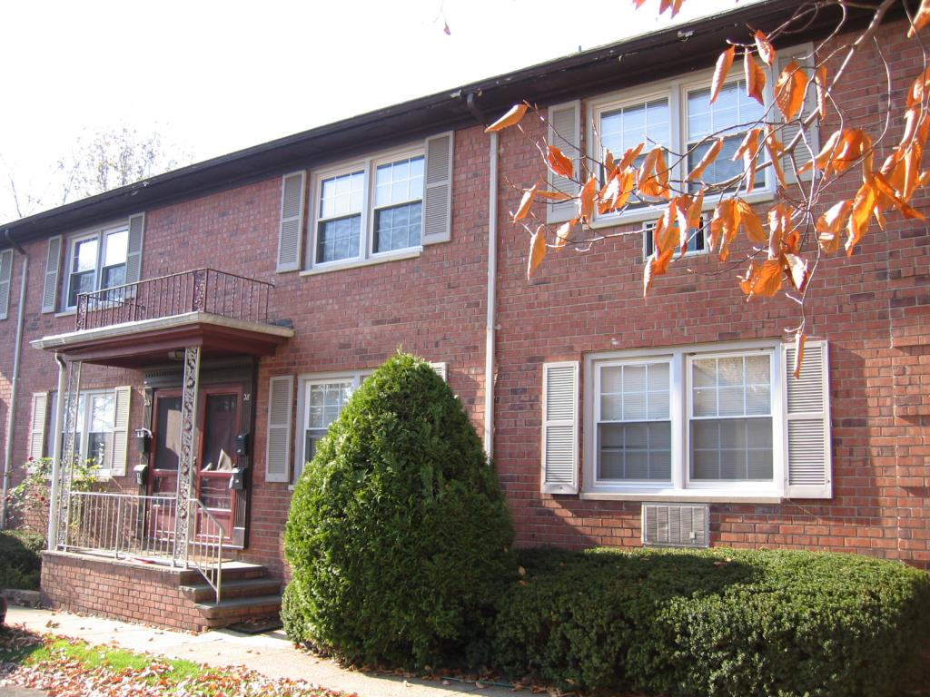 28 B LAKESIDE DRIVE