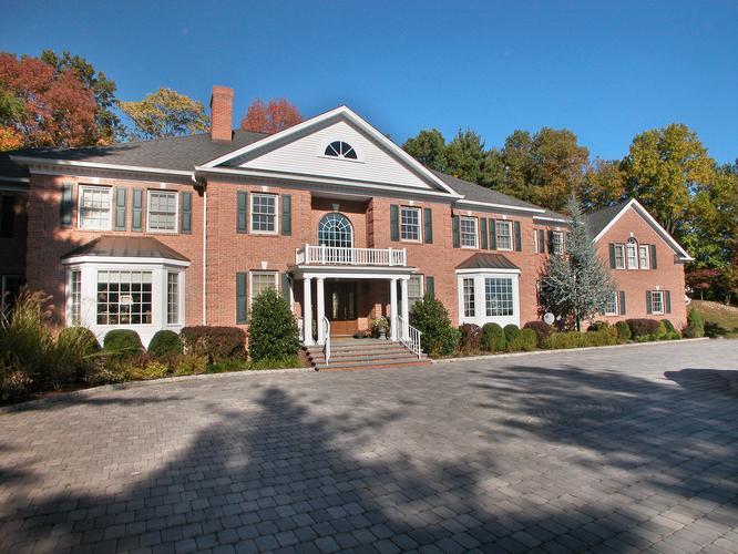 10 SHEEPHILL DR
