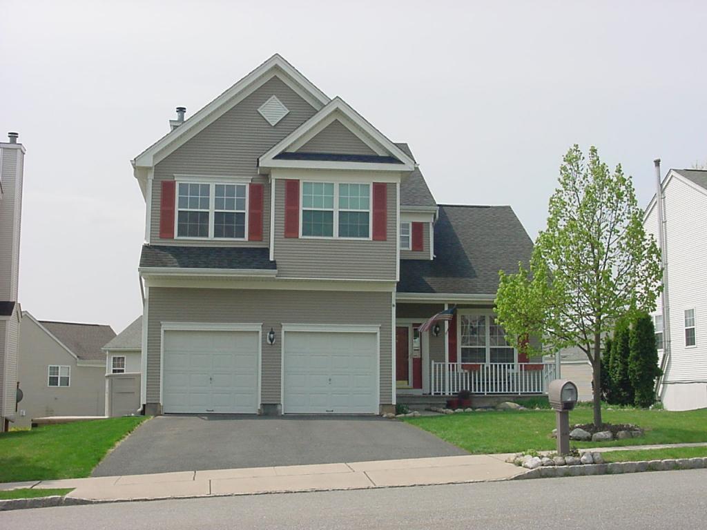 27 SAXTON DR