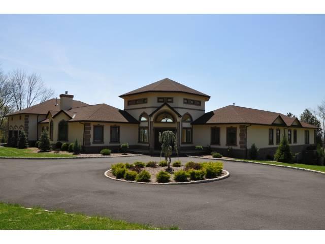 MLS #/Web ID: 2681232