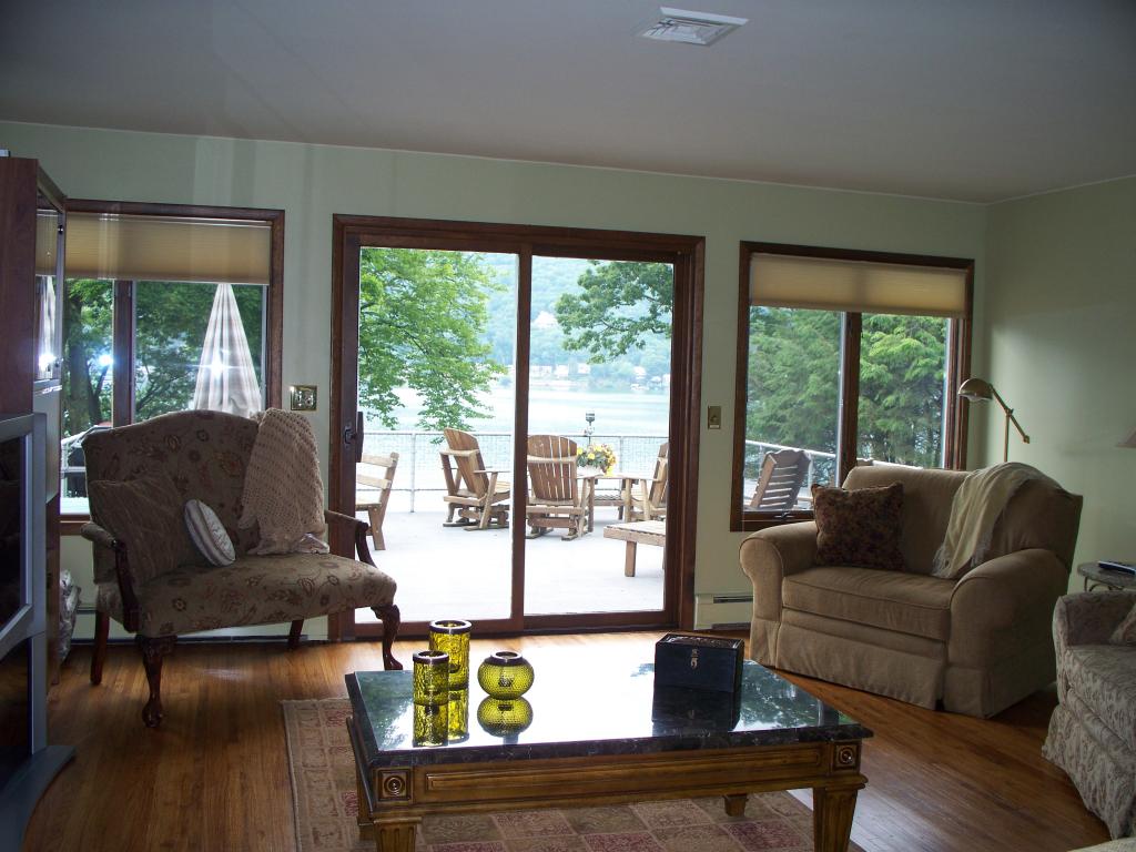 81 Edgemere Av