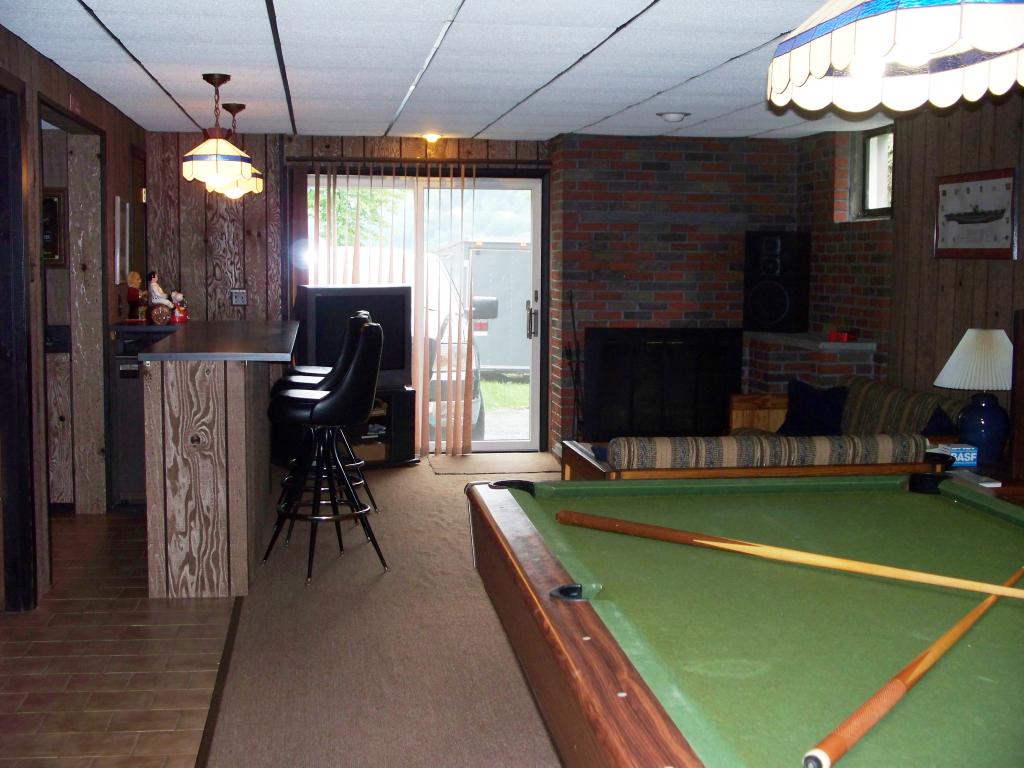 81 Edgemere Av