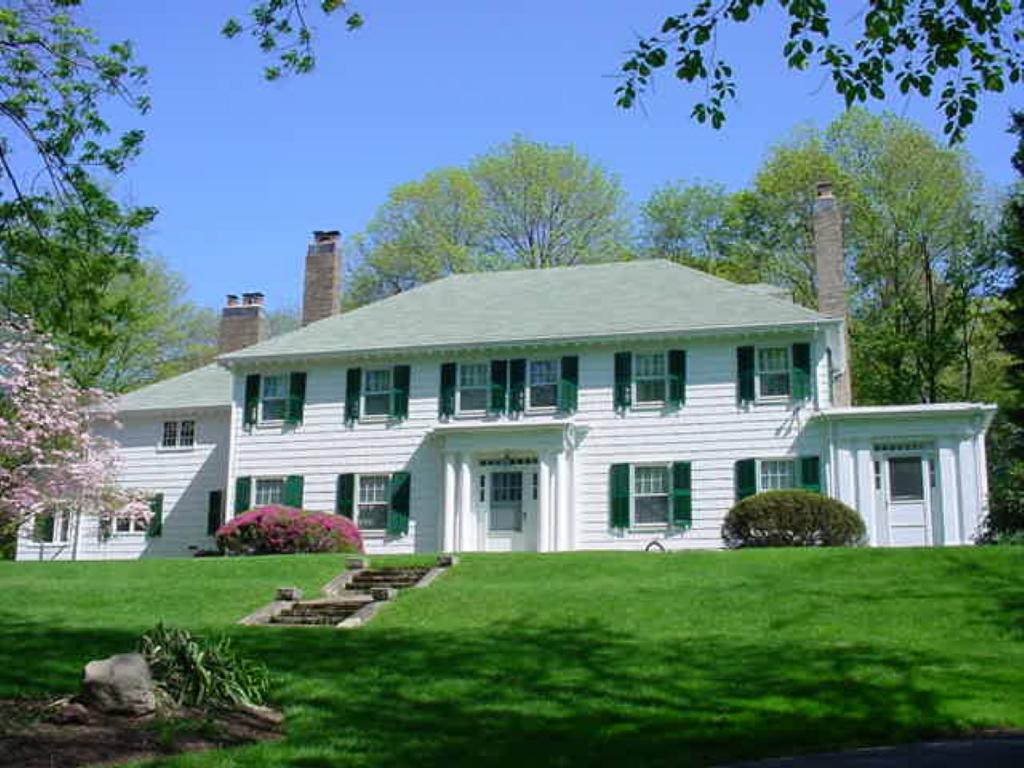 4 ARCHER LN