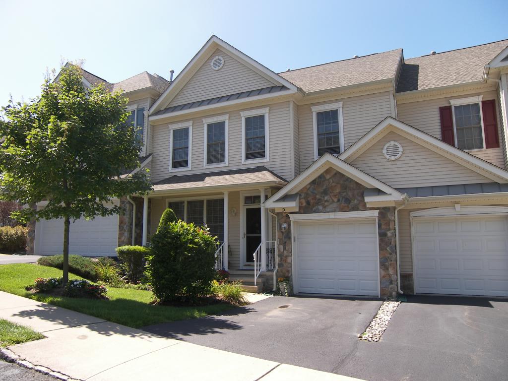 MLS #/Web ID: 2710332
