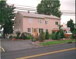 379 RIVER RD