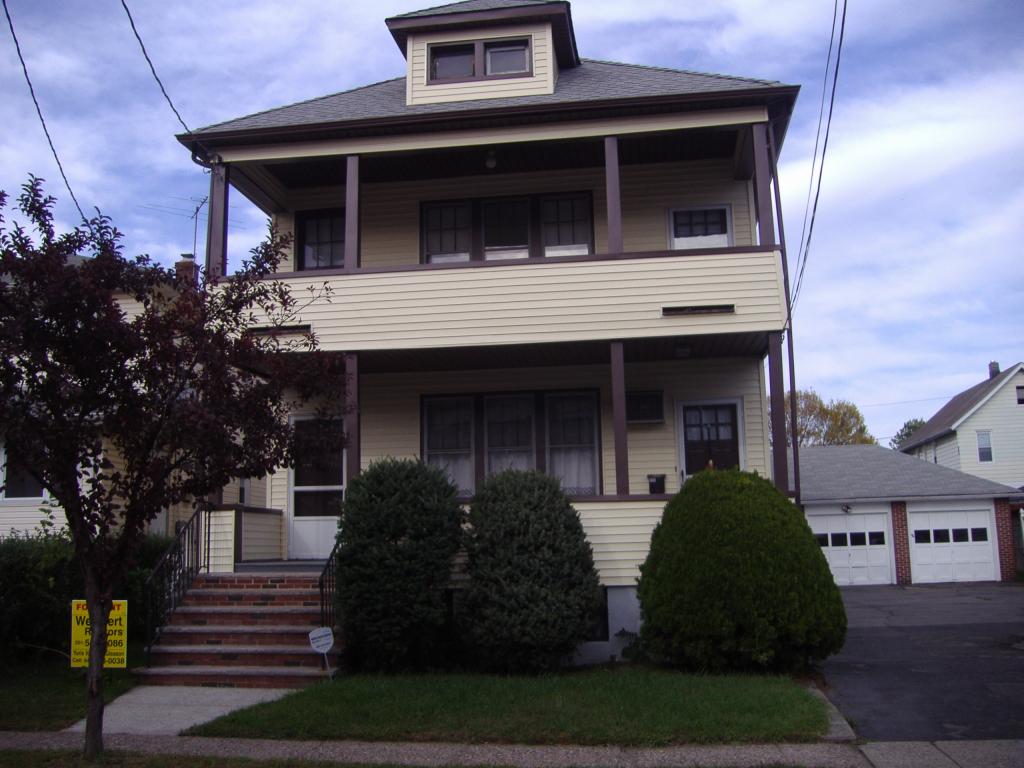 23 KENNEDY DR