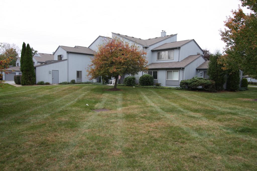262 DRAKE LN