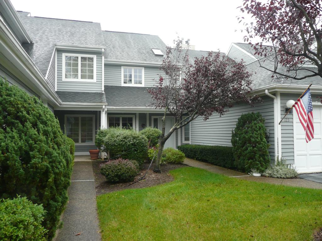 MLS #/Web ID: 2721632