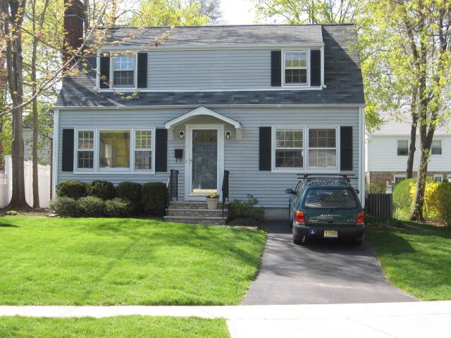 10 ROSEMONT AVE