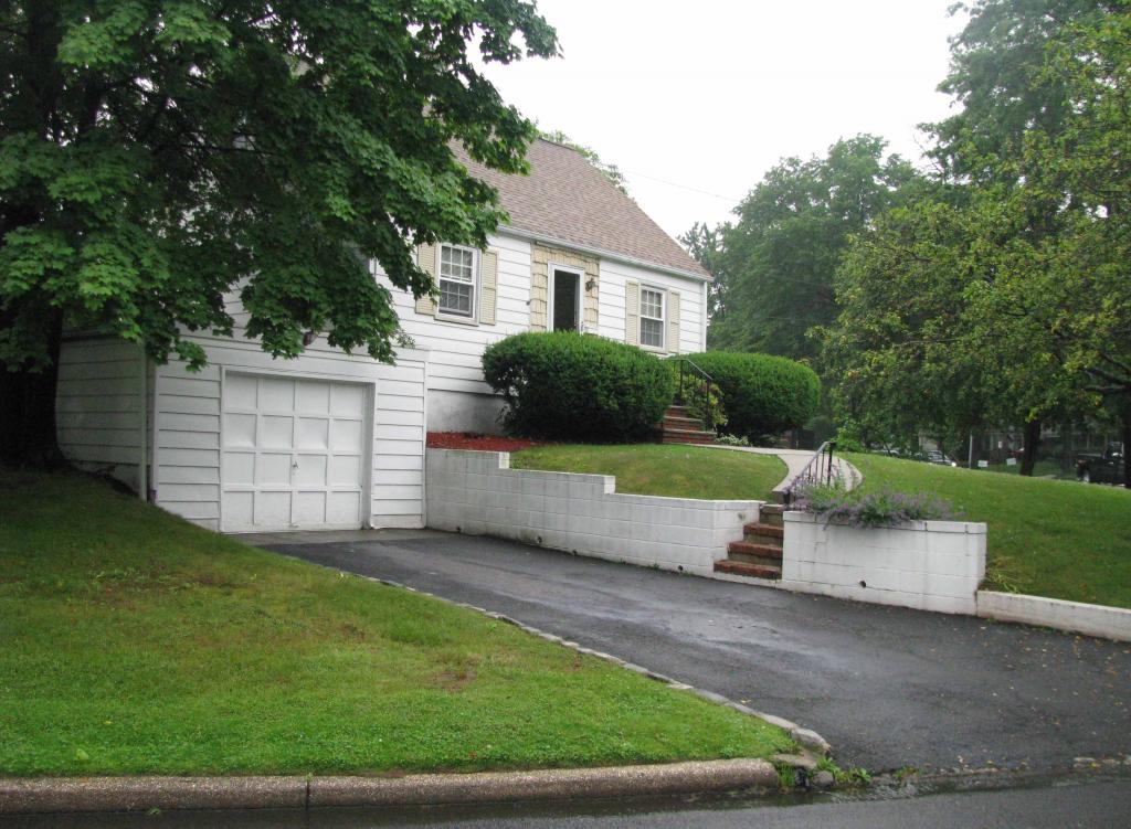 1653 Raritan Rd